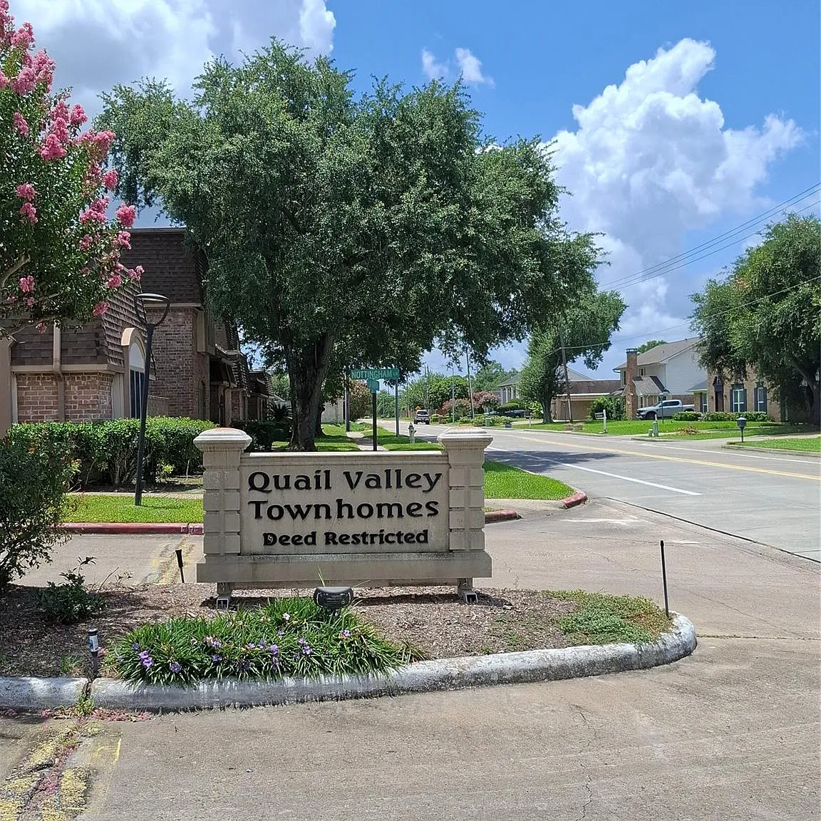3 bed, 2.5 bath, 1850 sqft, $1,900 — Photo 3