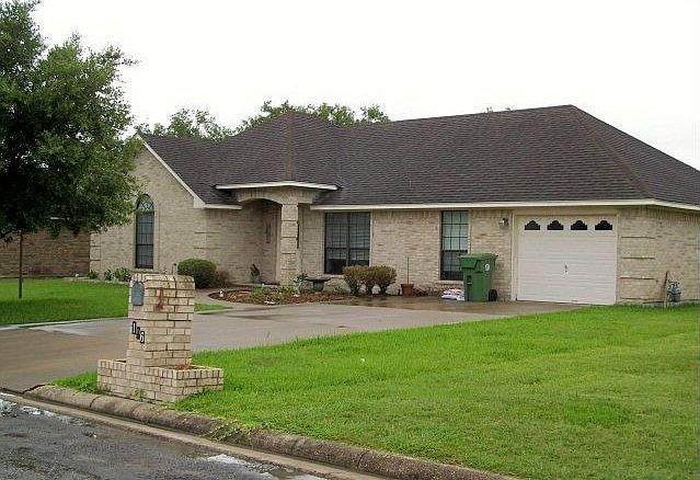 1st image of 106 Crockett Dr
