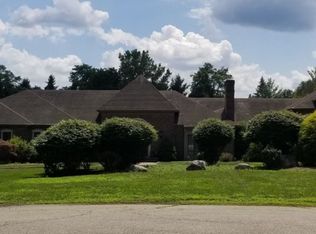 10 High Meadow Rd, Saddle River, NJ 07458