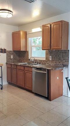 4th image of 1208 Kozart St