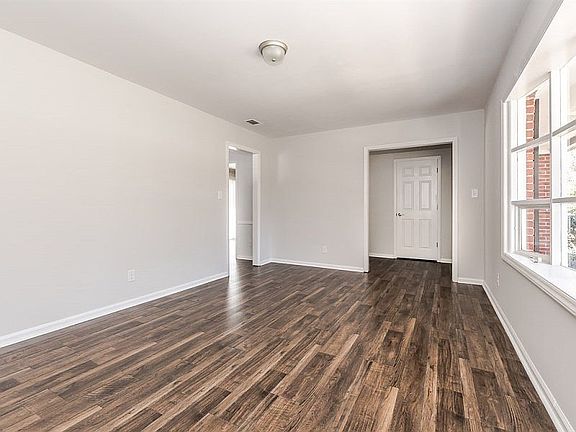 4th image of 3307 Aspendale Ln