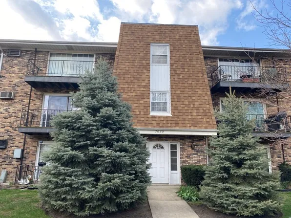 7033 Oconnell Dr, Chicago Ridge, IL 60415