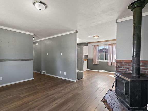 3rd image of 25822 Hillside Rd