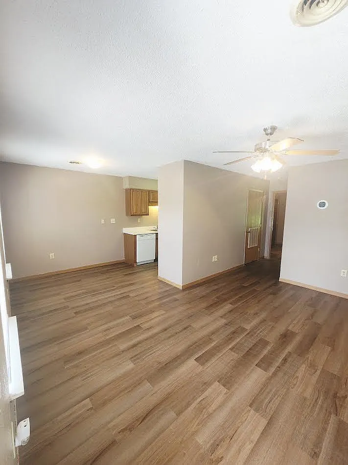 1 bed, 1.0 bath, 640 sqft, $650 — Photo 2