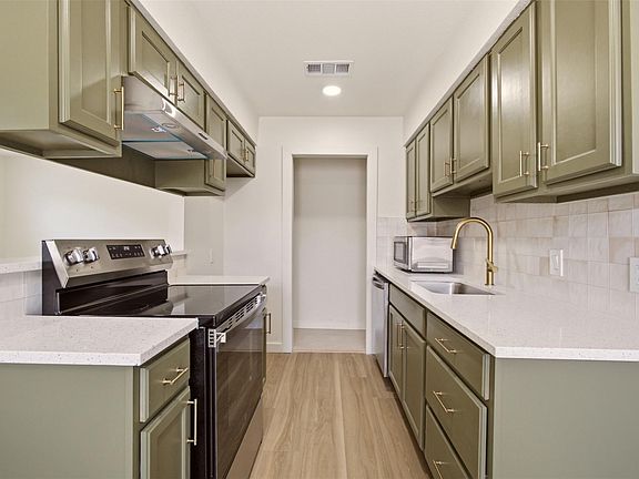 5th image of 908 Isbell Rd APT A