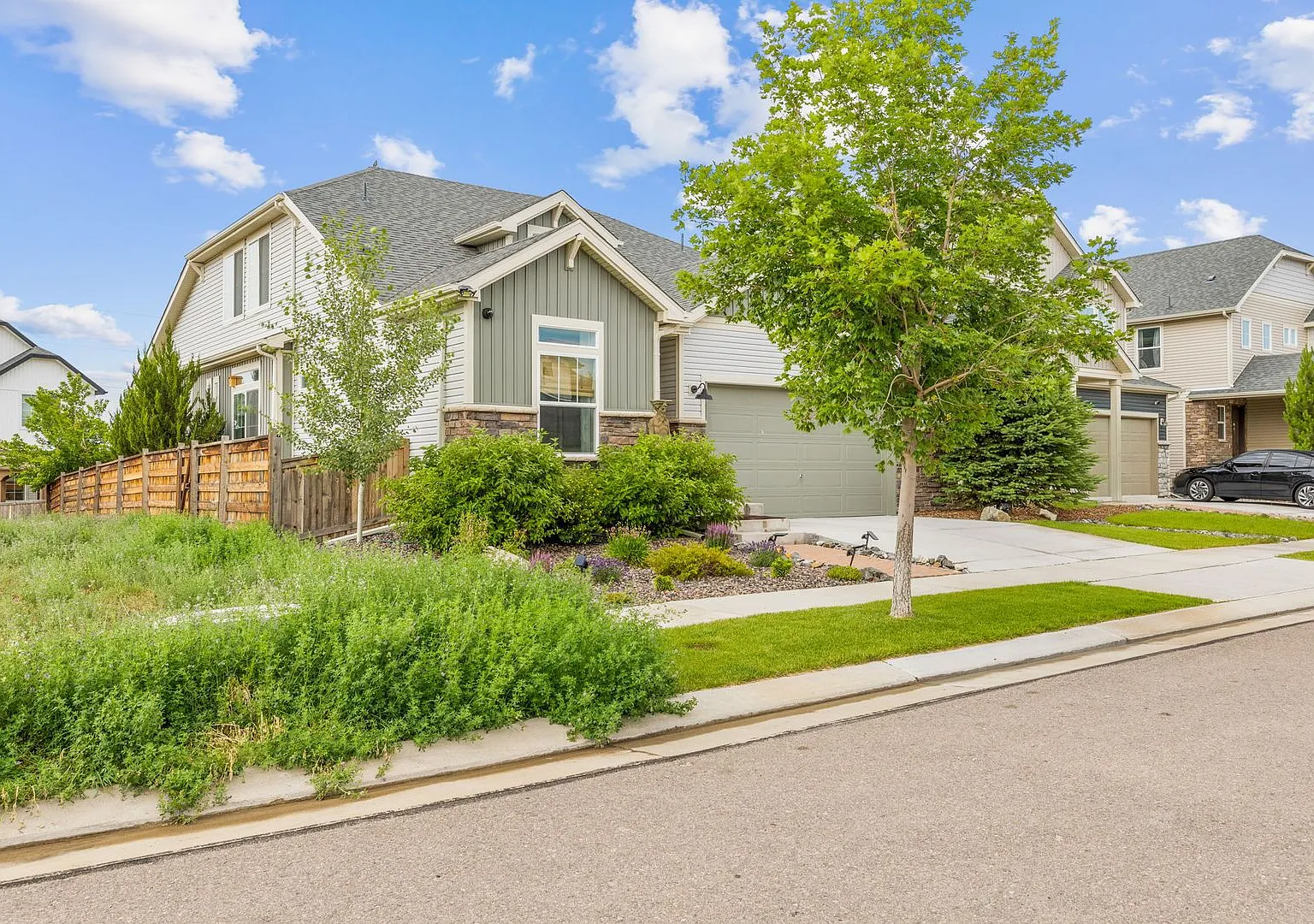 3 Bedroom 3 Bath Beautiful Home — Photo 2