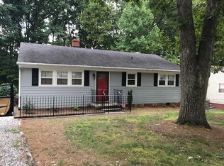 2704 Robin Hood Dr, Greensboro, NC 27408