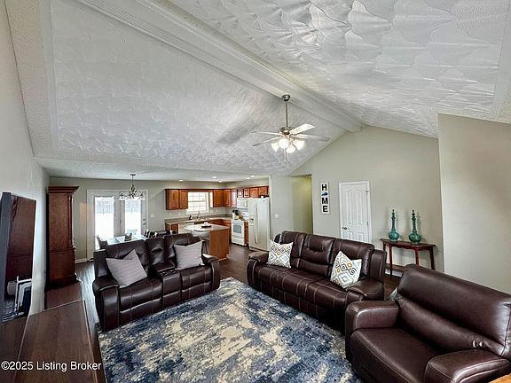 4th image of 145 Meadowcrest Dr