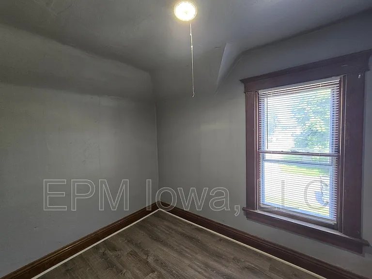 1311 W 2nd St — Photo 13