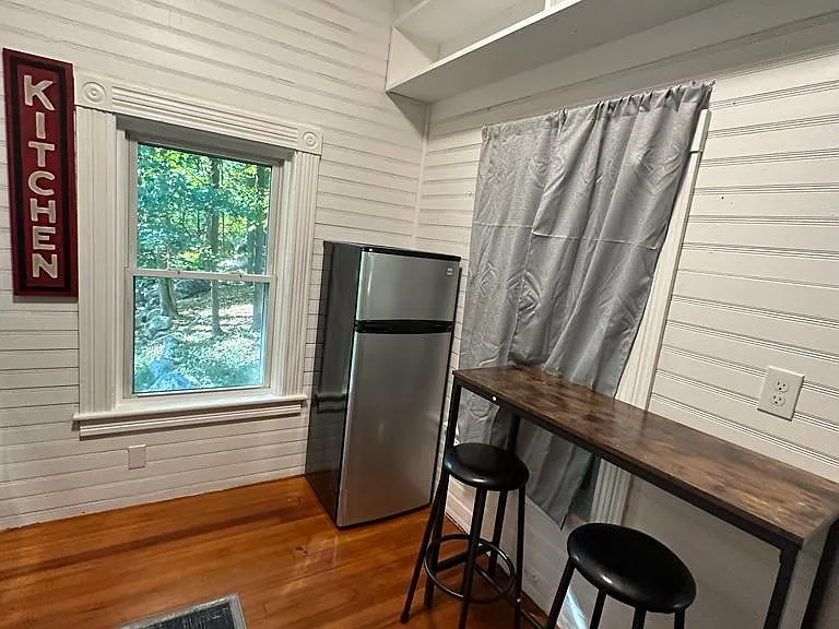 121A E Union St — Photo 12