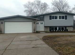 29301 Marimoor Dr, Southfield, MI 48076