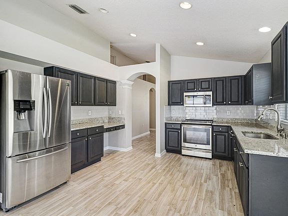 2nd image of 30418 Arrochar St