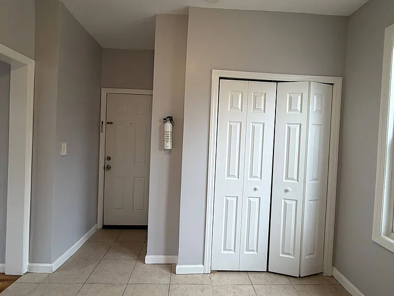 641 15 Ave #2r — photo 5 of 7
