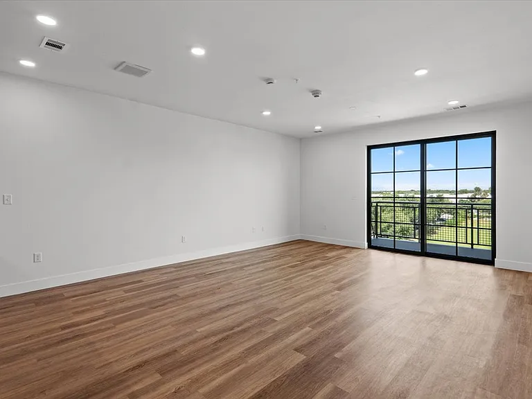 4315 S Congress Ave #423 — Photo 4