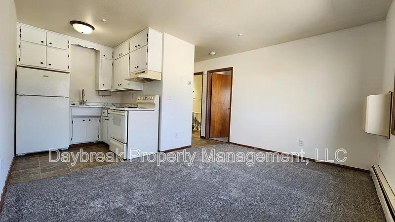 1 bed, 1.0 bath, $815 — Photo 2