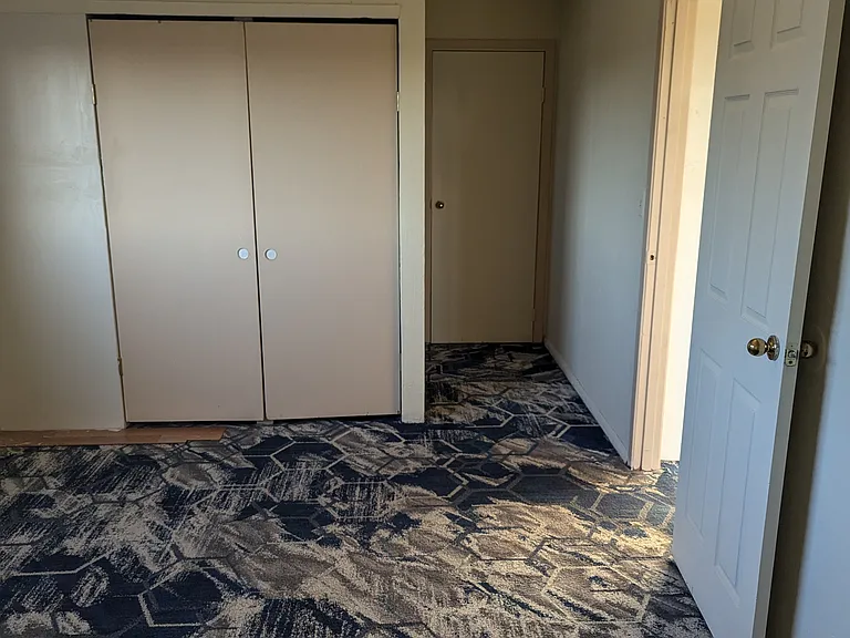 10023 Macarthur Blvd #8 — Photo 5