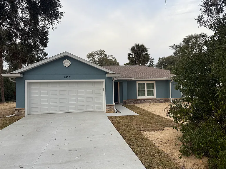 4423 NE 8th Pl — Photo 40