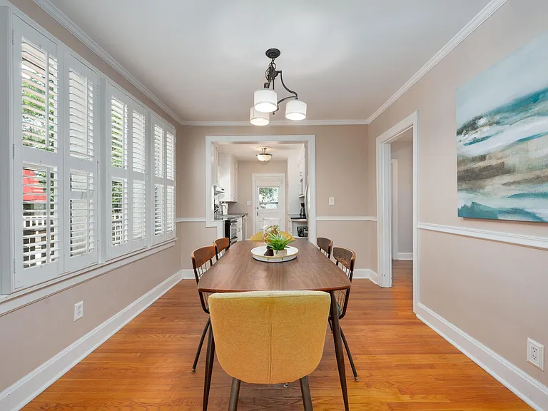 1114 Woodvale Dr — Photo 8