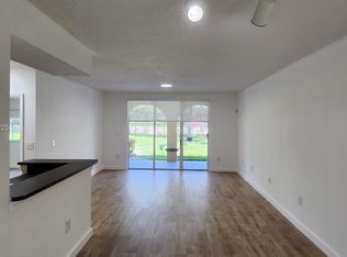 2403 Centergate Dr APT 104, Hollywood, FL 33025