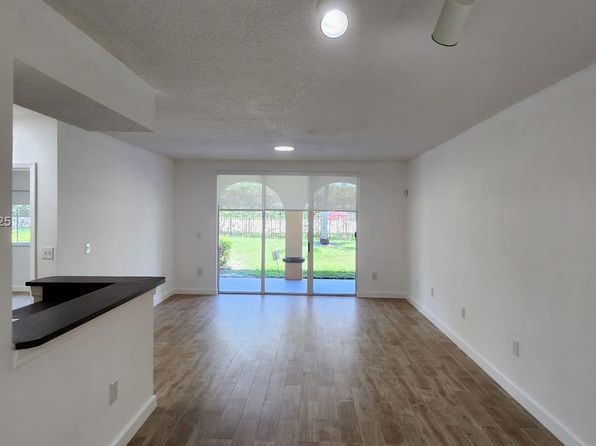 2403 Centergate Dr APT 104