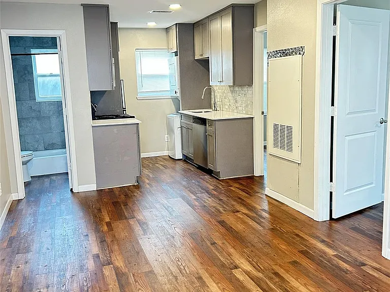 3025 Prospect St #2 — Photo 4