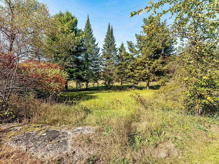 26 Maple St — Photo 37