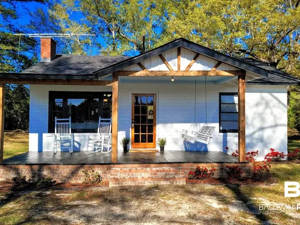 27 Irving Adams Dr, Chatom, AL 36518