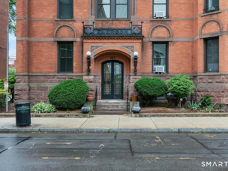 284 Orange St #303
