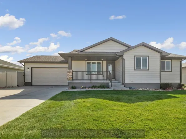 4315 Prairie Clover Cir, Grand Island, NE 68803