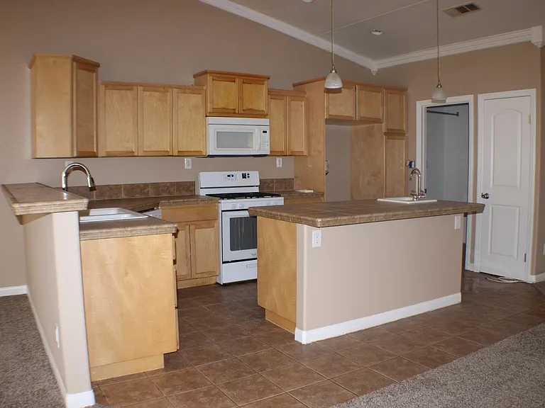 8144 Fernwood Ave — Photo 5
