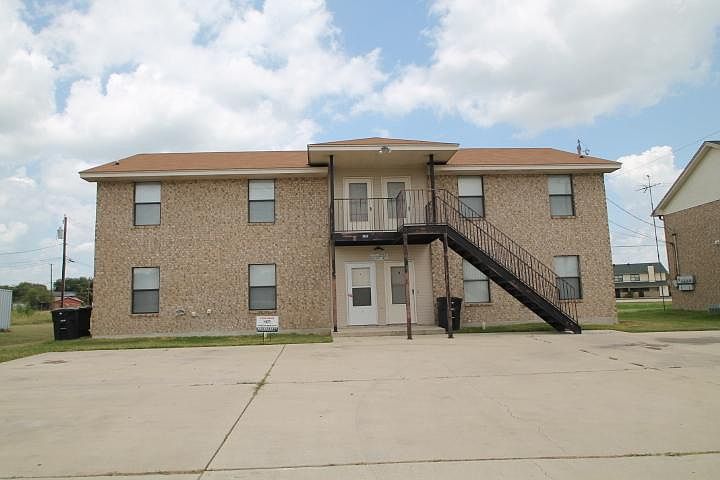 1st image of 1714 Benttree Dr APT B