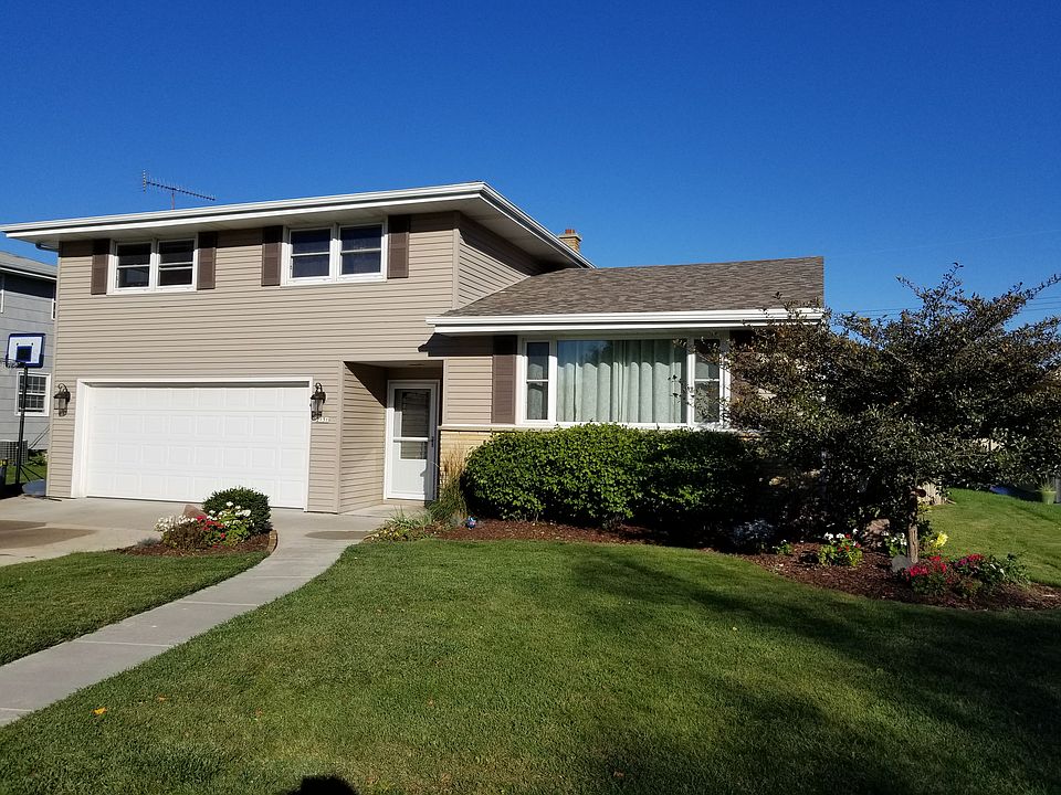 NEW roof, Landscaped