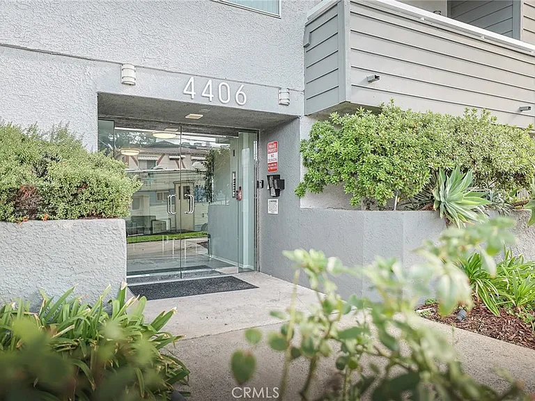 4406 Cahuenga Blvd #109A — Photo 2