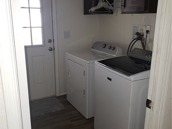 4th image of 22736 Porter St