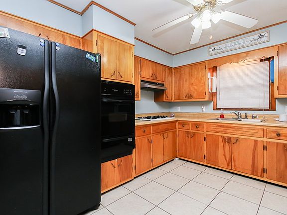 5th image of 3740 Hawthorne Dr