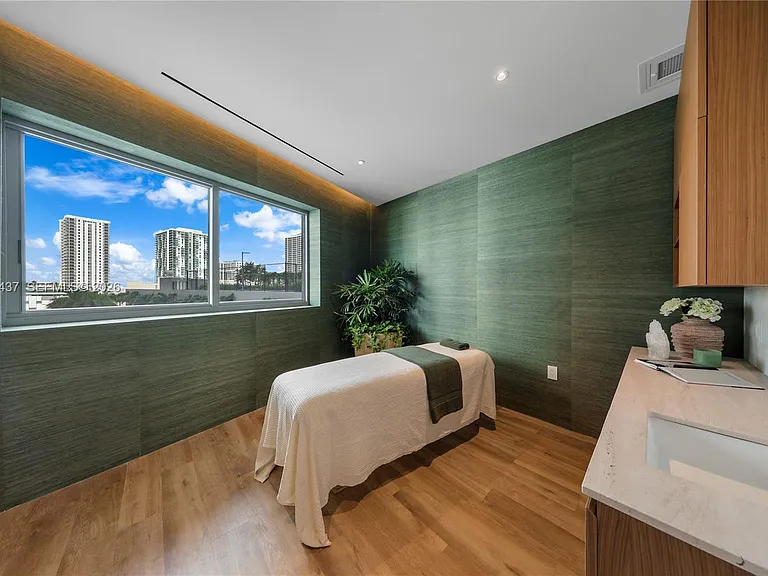 1400 Biscayne Blvd #3405 — Photo 34