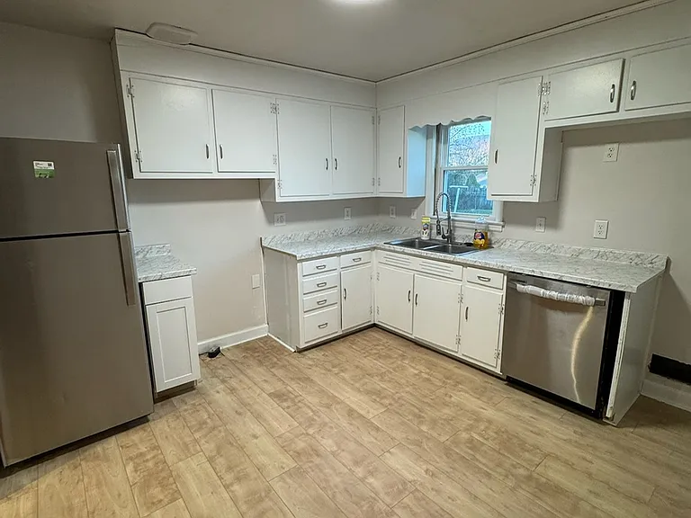 707 Crystal Dr — Photo 27