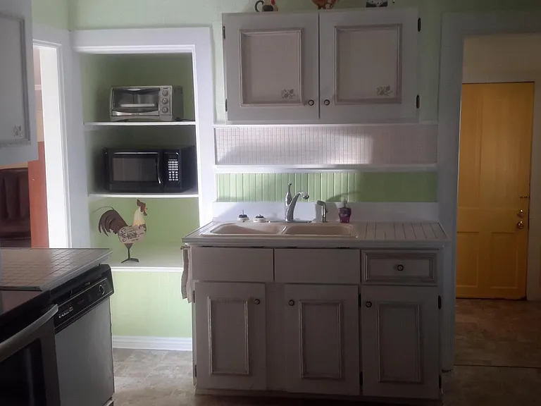 215 W Carr Ave — Photo 11