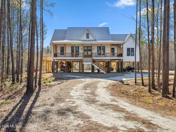 903 Equine Landing Drive, Rocky Point, NC 28457
