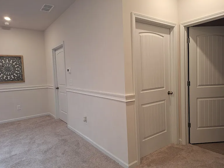 160 Marion Dr — Photo 16