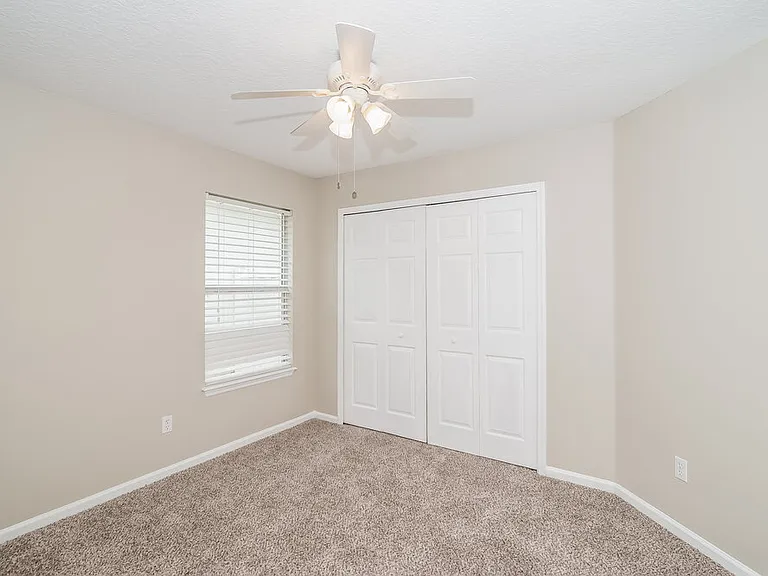 573 Redberry Ln — Photo 9