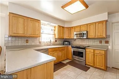 13699 Southernwood Ct — Photo 8