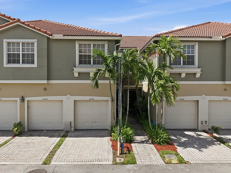 9056 Plymouth Pl — Photo 32