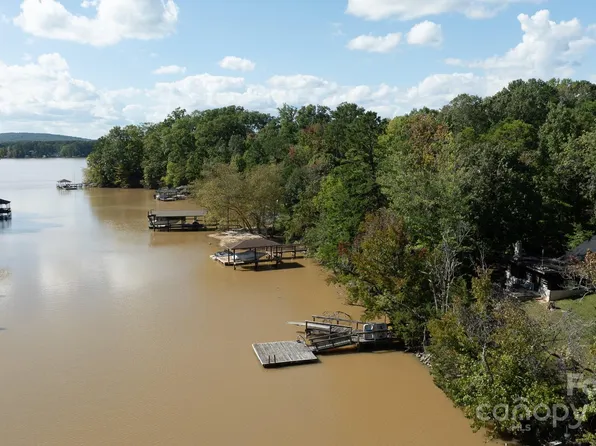 16320 Fallview Dr, Charlotte, NC 28278