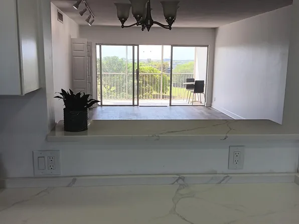 3050 N Palm Aire Dr APT 702, Pompano Beach, FL 33069
