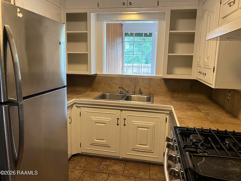 135 Oakcrest Dr — Photo 6