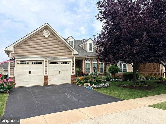 3rd image of 10521 Edwardian Ln #142