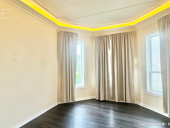 4th image of 301 Bay St N #1-2