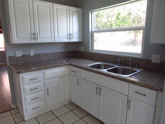 4th image of 134 Jefferson Ave