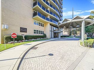 6636 Yellowstone Blvd APT 17B, Forest Hills, NY 11375